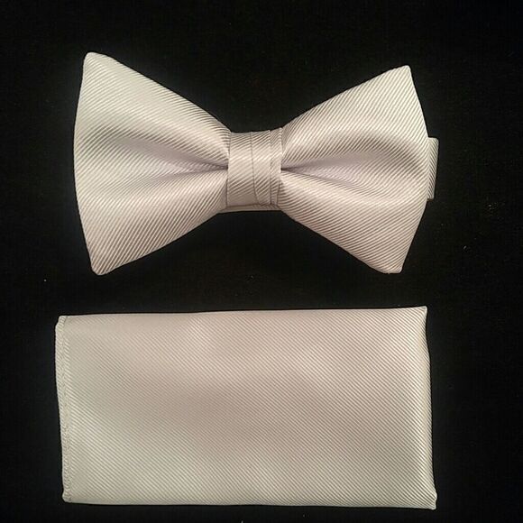 MEN'S LARR BRIO BOW TIE AND HANKY SET - Picture 2 of 2